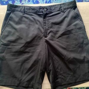 IZOD Men’s Black Golf Shorts Size 36